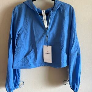 NWT- size 4 Lululemon Athletica Crop Sky Blue Zip-Up Jacket